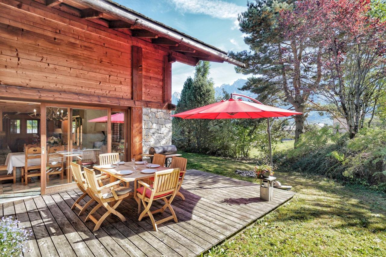 Thendia Montblanc Villa เลอุชส์ ภายนอก รูปภาพ