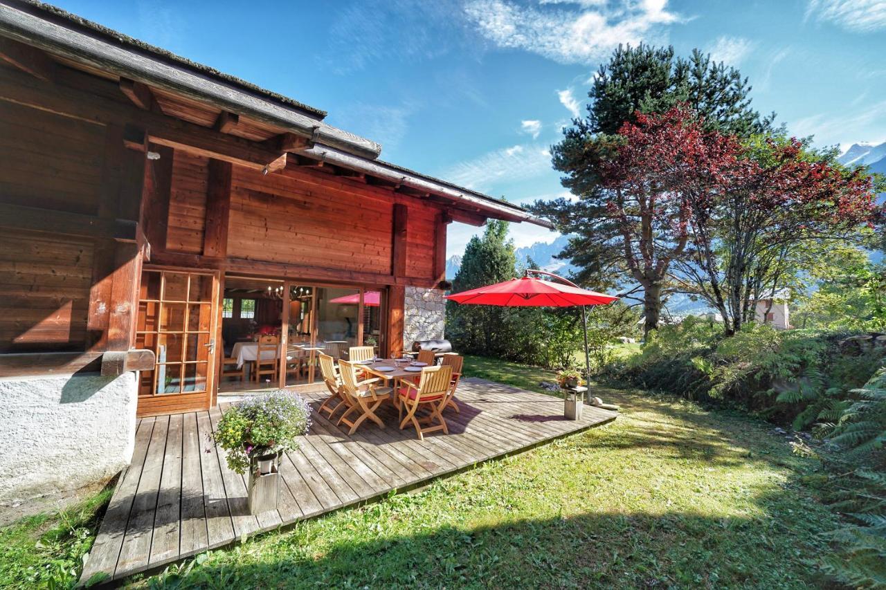 Thendia Montblanc Villa เลอุชส์ ภายนอก รูปภาพ