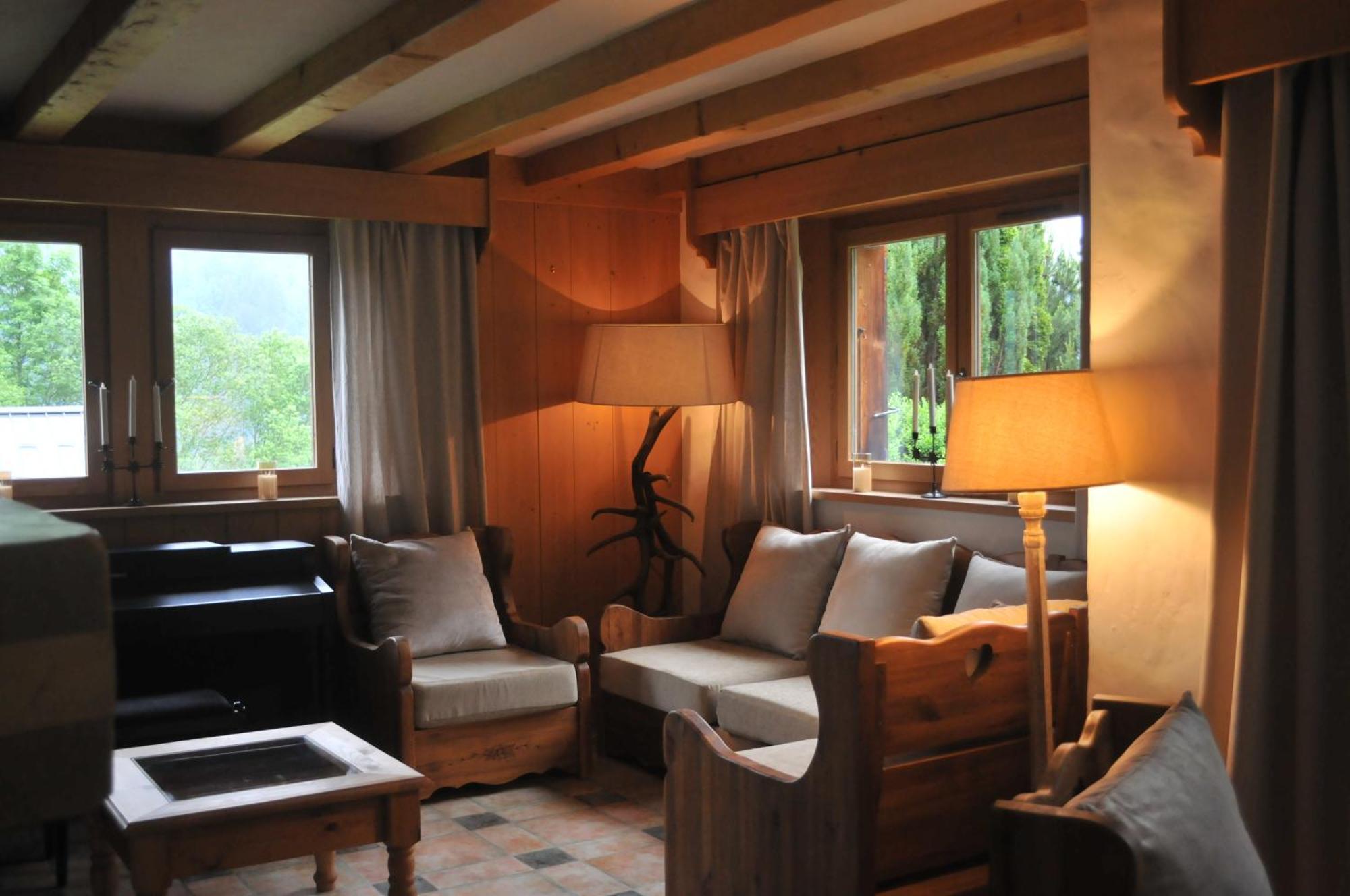 Thendia Montblanc Villa เลอุชส์ ภายนอก รูปภาพ