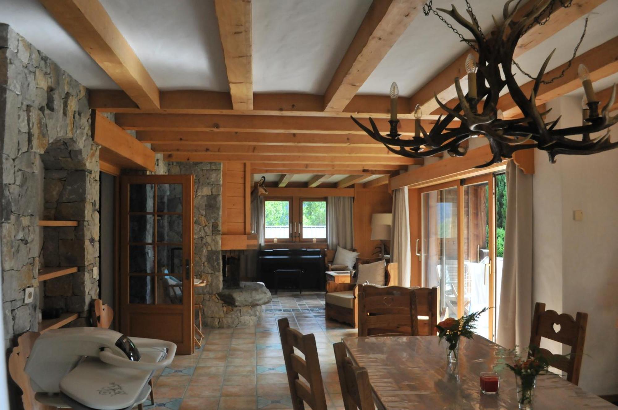 Thendia Montblanc Villa เลอุชส์ ภายนอก รูปภาพ
