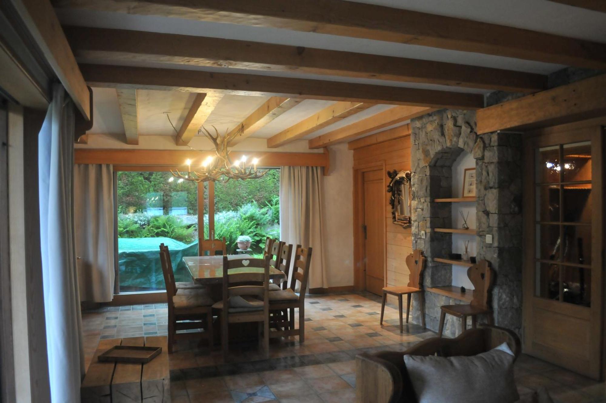 Thendia Montblanc Villa เลอุชส์ ภายนอก รูปภาพ