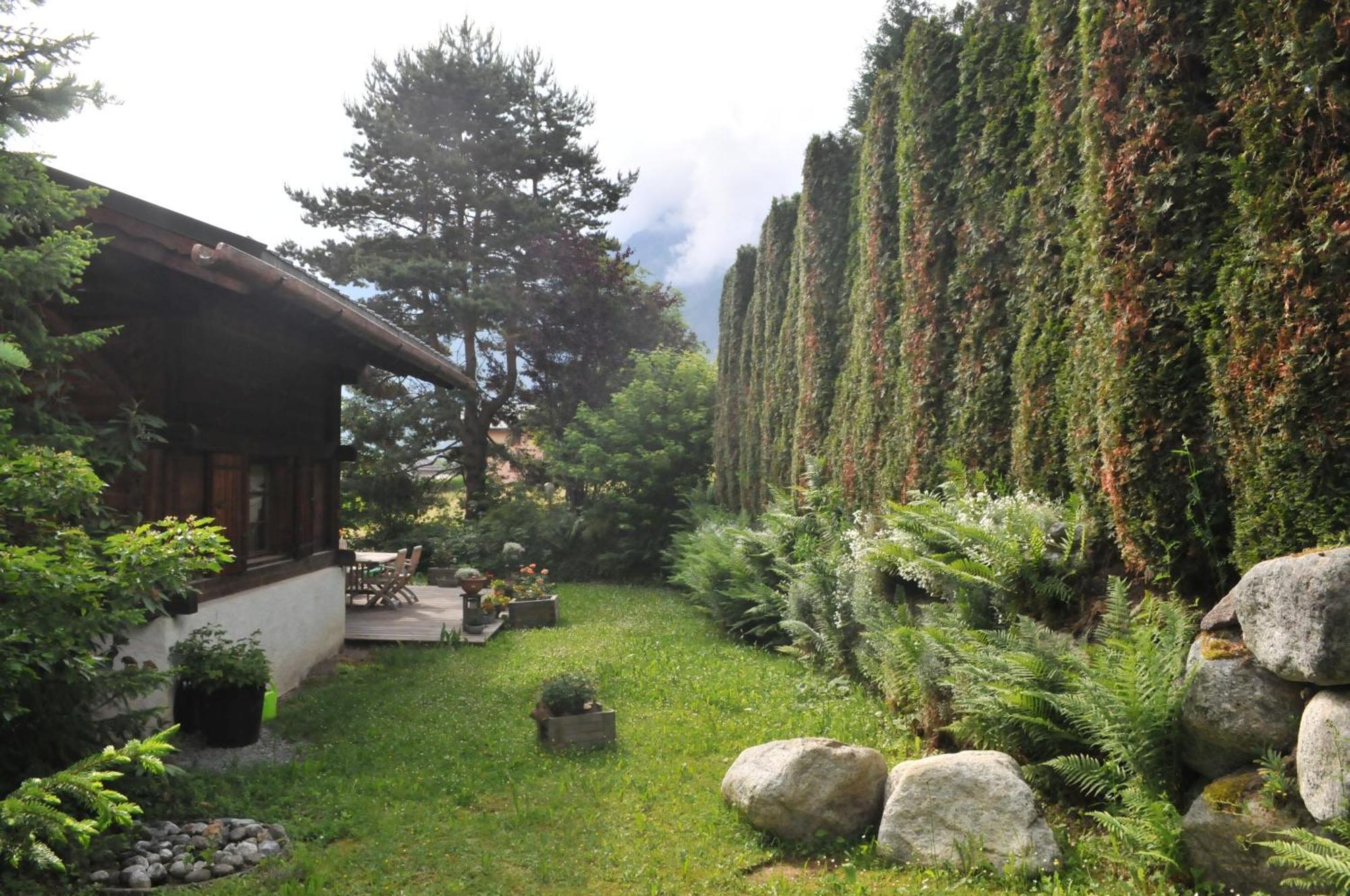 Thendia Montblanc Villa เลอุชส์ ภายนอก รูปภาพ