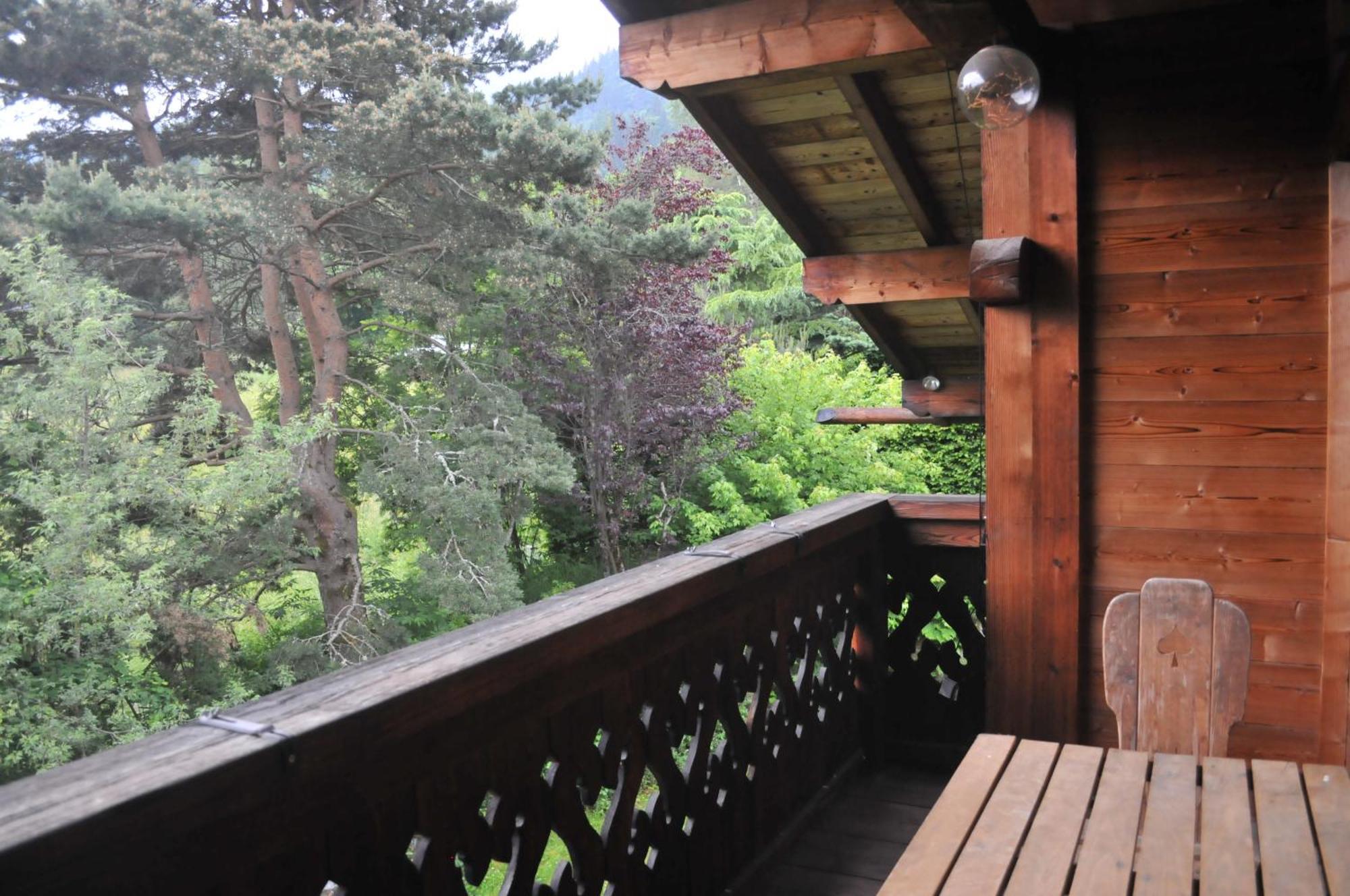 Thendia Montblanc Villa เลอุชส์ ภายนอก รูปภาพ